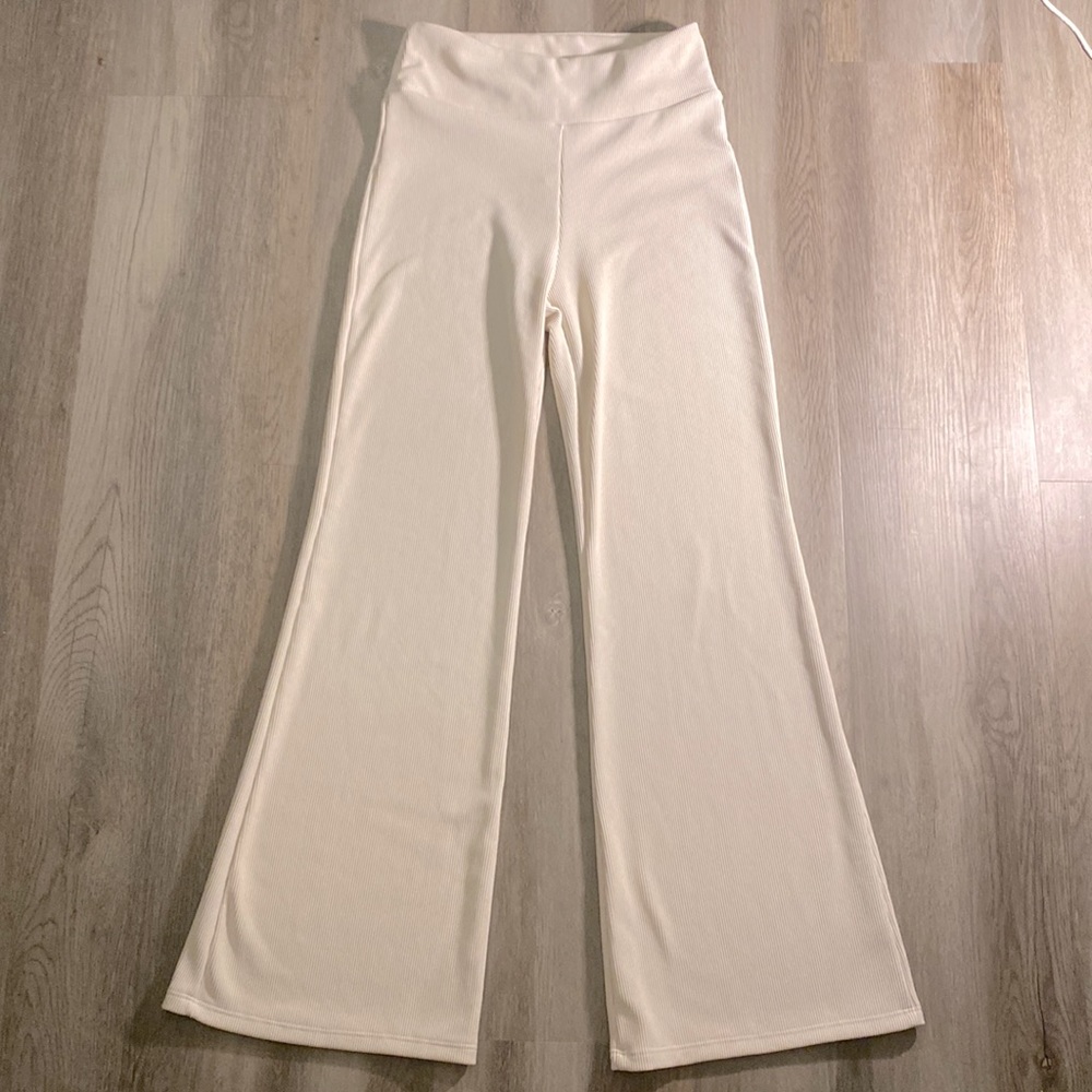 White cream yoga pants